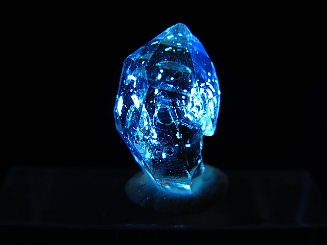 画像1: パキスタン・クエッタ産蛍光オイル入りＤＴ水晶 0.9g