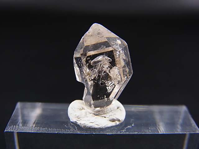 画像: パキスタン・クエッタ産蛍光オイル入りＤＴ水晶 0.9g