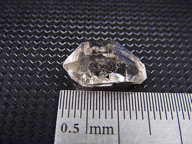 画像: パキスタン・クエッタ産蛍光オイル入りＤＴ水晶 0.9g