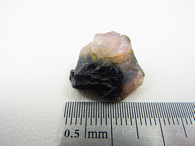 画像: ベトナムMinh Tien産多色トルマリン（ピンク/ブルー/カラーレス/ブラック）結晶原石 15.2カラット