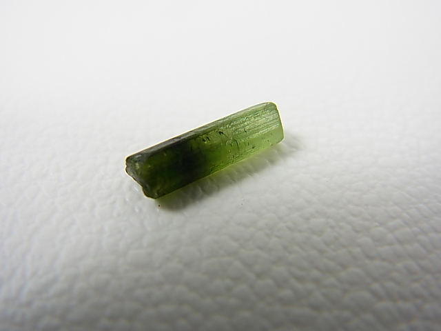 画像: ベトナムMinh Tien産多色トルマリン（グリーン/カラーレス）結晶原石 1.1カラット