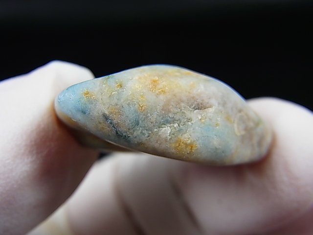 画像: 糸魚川入りコン沢産青ひすい原石 8.3g