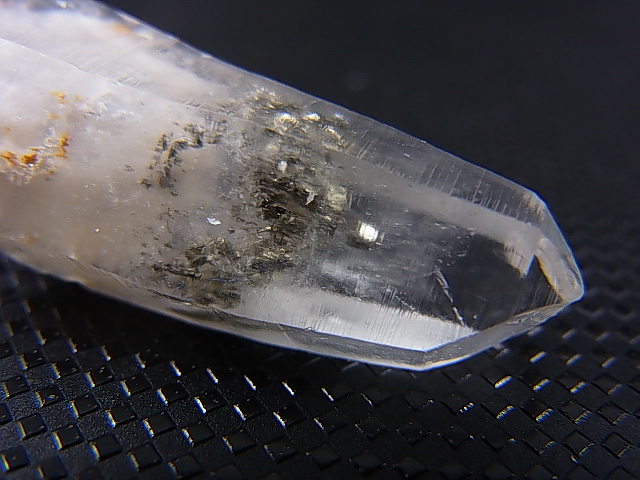 画像: 山梨県水晶峠産アルセノパイライト入り水晶ポイント 4.9g