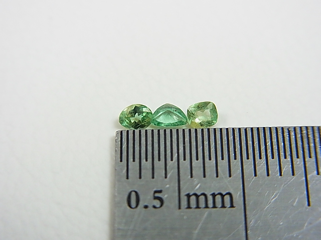 画像: パキスタン産ラズライト(天藍石)・ルース 3点セット トータル 0.2カラット