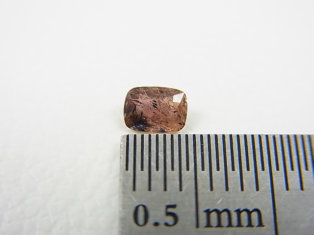 画像: パキスタン産アキシナイト・ルース 0.2カラット