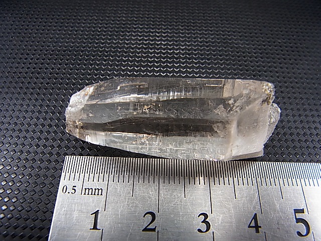 画像: ガネーシュヒマール・ラパ産ウォータークリア水晶ポイント（成長干渉型/Ｃ面付き） 18.3g