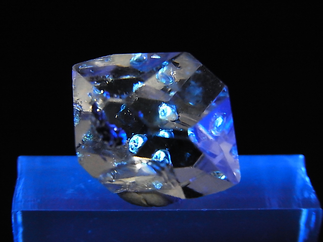 画像: ニューヨーク・ハーキマーダイヤモンド（水晶）ＤＴポイント（蛍光オイル入り） 3.3g