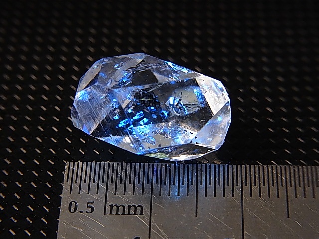 画像: ニューヨーク・ハーキマーダイヤモンド（水晶）ＤＴポイント（蛍光オイル入り） 3.0g