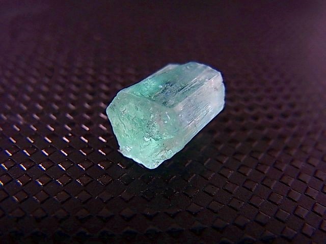画像: ナイジェリア産アクアマリン柱状結晶 3.9カラット