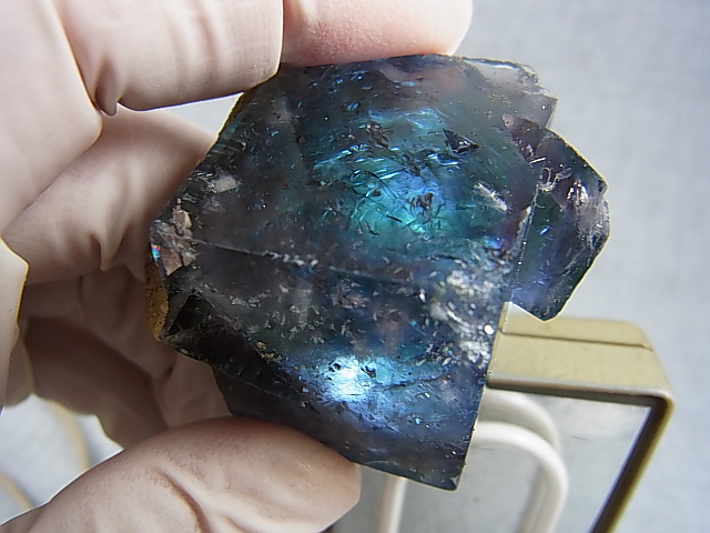 画像: ナイジェリア産強蛍光フローライト原石 81.7g