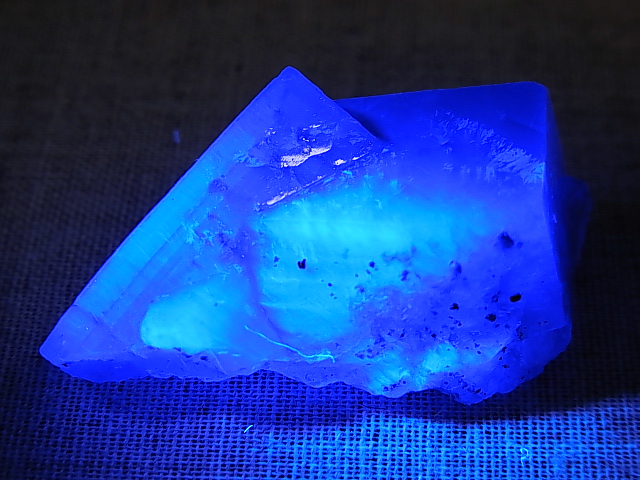 画像2: ナイジェリア産強蛍光フローライト原石 17.9g