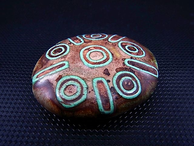 画像: ヴィンテージ：「法螺六眼」西蔵（チベット）天珠 約45.5×39×13.5mm