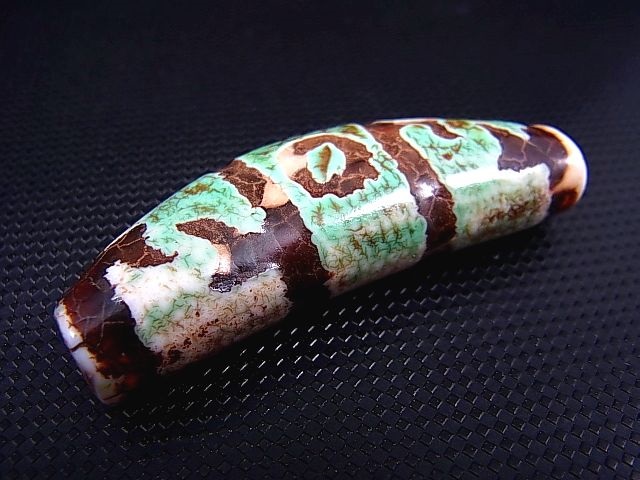 画像: ヴィンテージ：「老緑色弓形(牛角)蓮師法器」西蔵（チベット）天珠 約56.5×20×12.5mm