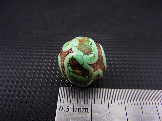 画像: ヴィンテージ：「雪域天珠：老緑色亀甲」西蔵（チベット）天珠 直径約15×13mm