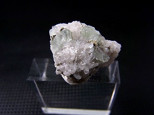 画像: 猪倉大成鉱山産パイライト＆水晶付きグリーンフローライト原石 4.8g