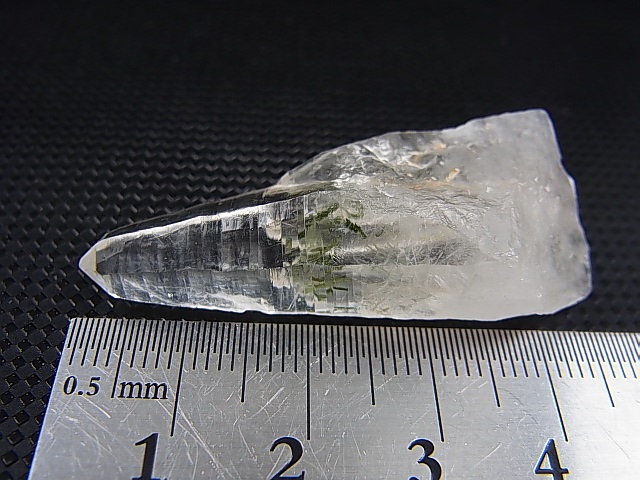 画像: 山梨県水晶峠産クリア水晶ポイント（連晶） 11.3g