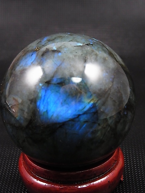 画像: マダガスカル産ラブラドライトSA丸玉 63mm