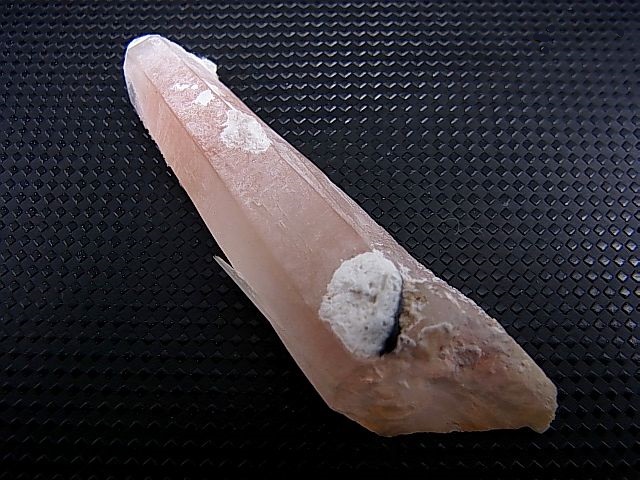 画像2: 内モンゴル産アイアンローズ付きピンク水晶（レーザー型） 10.8g