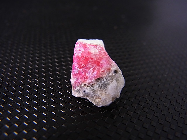 画像: ツグツパイト（タグトゥパイト）原石 1.6g