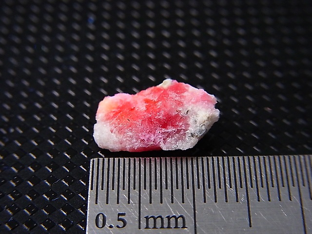 画像: ツグツパイト（タグトゥパイト）原石 0.4g