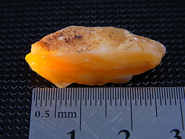 画像: Hokkaidoite北海道然別湖産蛍光オパール原石 3.0g