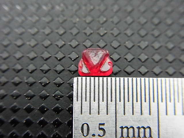 画像: ミャンマー・モゴック産レッドスピネル双晶原石「ダビデの星」 0.3カラット