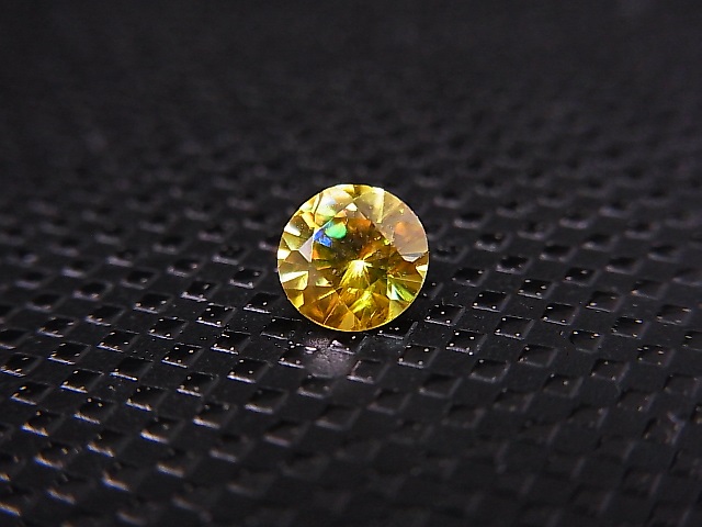 画像: パキスタン産スフェーン（チタナイト）・ルース 0.5カラット