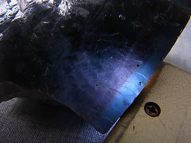 画像: ナイジェリア産強蛍光フローライト原石 161.2g