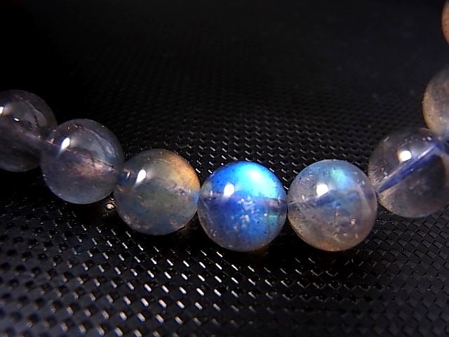 画像: マダガスカル産ラブラドライト（オレンジピンク/ブルーシラー）ブレスレット 9mm平均 内寸：約16cm