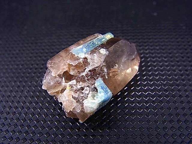 画像: ベトナム・タインホア産アクアマリン付きスモーキー水晶 6.2g