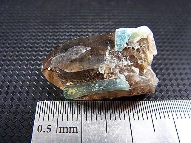 画像: ベトナム・タインホア産アクアマリン付きスモーキー水晶 6.2g