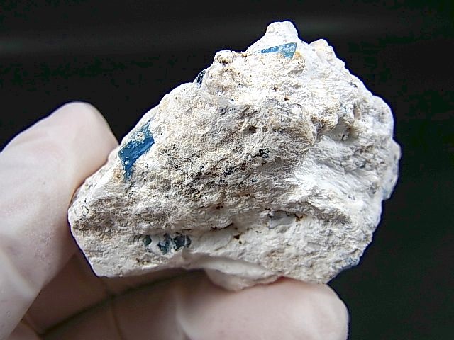 画像: ベトナム・タインホア産宝石品質アクアマリン付きカオリナイト 30.5g