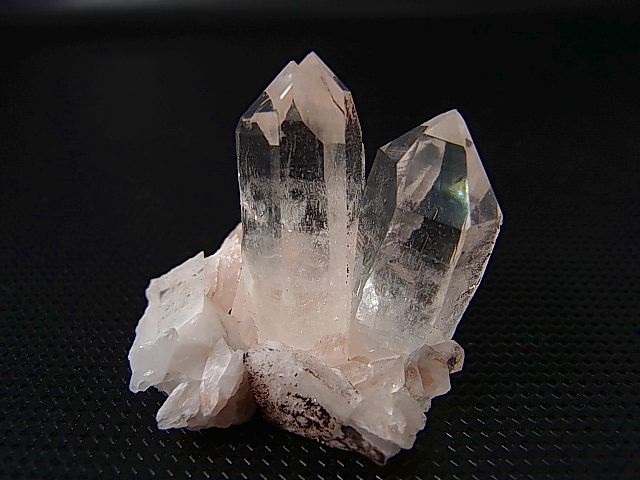 インド・マニカラン産ピンク水晶（連晶） 25.3g - パーフェクト