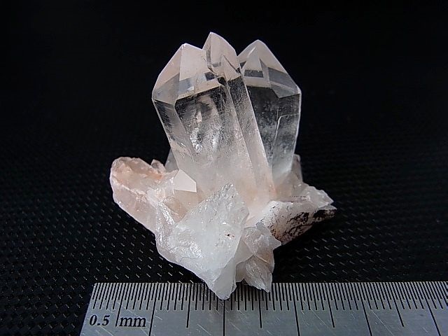 画像: インド・マニカラン産ピンク水晶（連晶） 25.3g