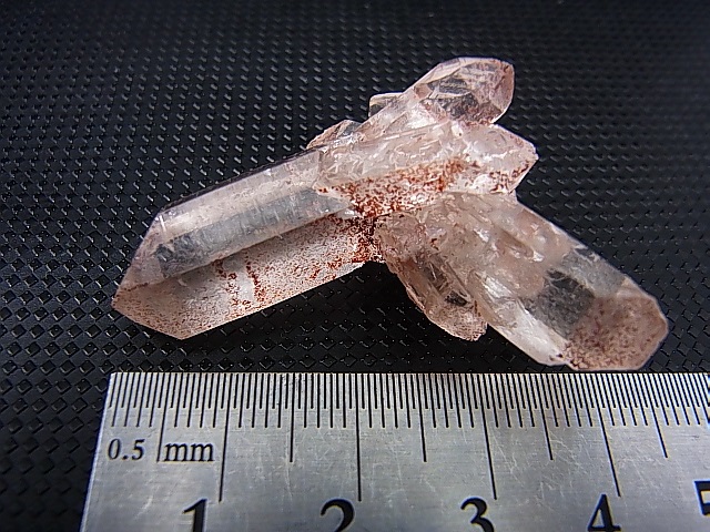 画像: インド・マニカラン産ピンク水晶（連晶/貫入り） 11.1g