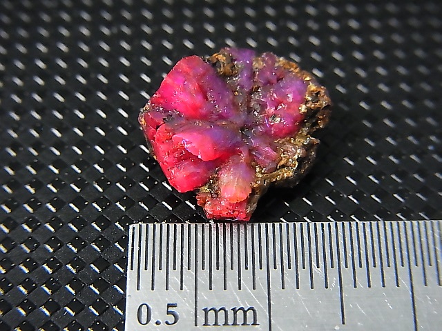 画像: ベトナムLuc Yen産トラピチェ結晶原石（ルビー） 6.6カラット