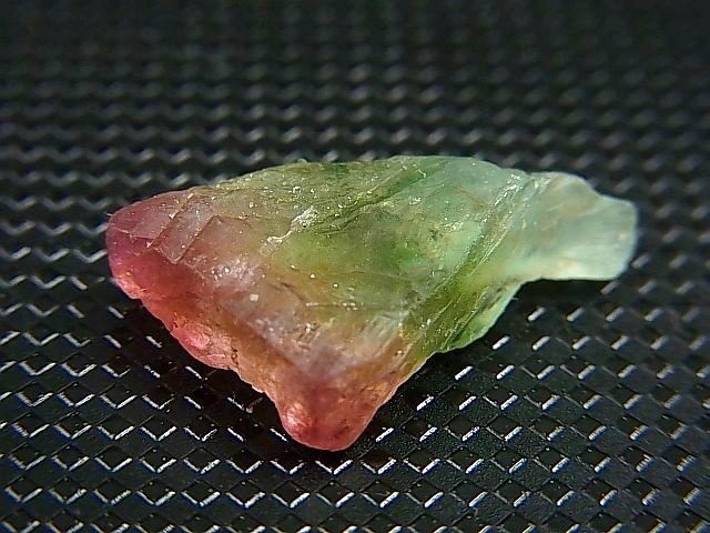 画像: ベトナムMinh Tien産多色トルマリン（ウォーターメロン）結晶原石 10.4カラット