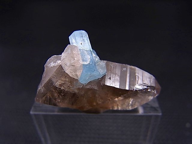 画像: ベトナム・タインホア産アクアマリン付きスモーキー水晶 3.7g