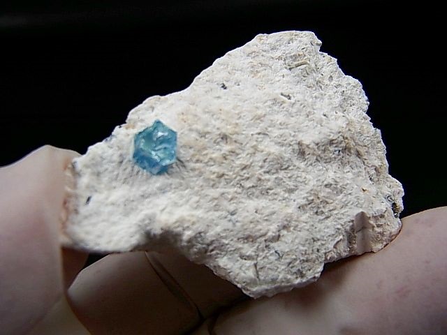 画像1: ベトナム・タインホア産宝石品質アクアマリン付きカオリナイト 19.8g