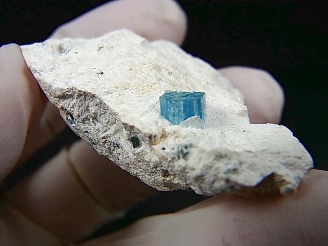 画像2: ベトナム・タインホア産宝石品質アクアマリン付きカオリナイト 19.8g