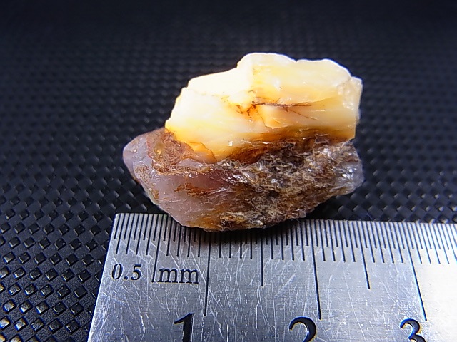 画像: Hokkaidoite北海道然別湖産蛍光オパール原石 4.3g