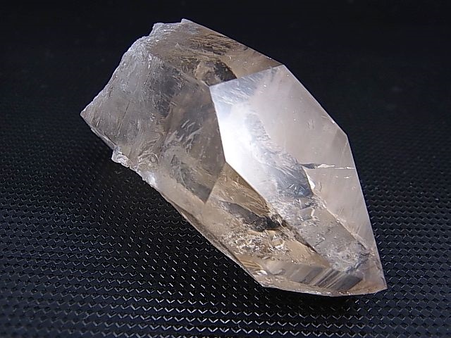 画像: ノルウェー産ウォータークリア・ライトスモーキークオーツ 94.3g