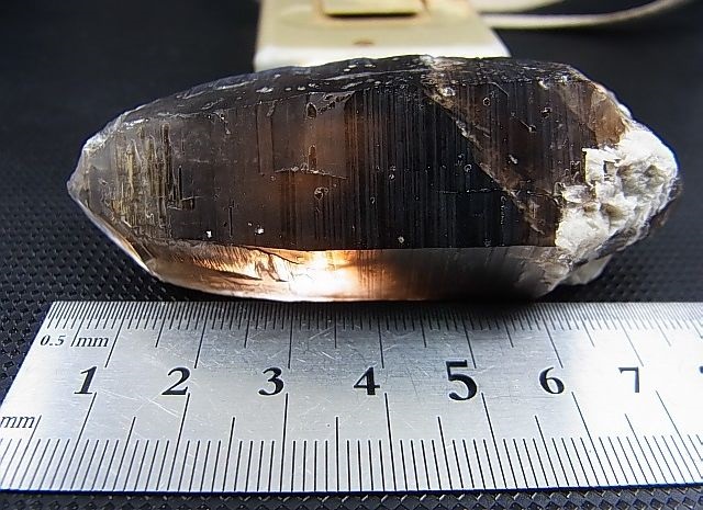 画像: ノルウェー産スモーキークオーツ（ケアンゴーム）原石（氷長石付き） 76.6g