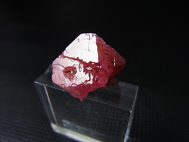 画像: ベトナムLuc Yen産ピンクスピネル結晶原石 23.2カラット