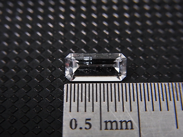 画像: ミャンマー産フェナカイト・ルース 0.8カラット