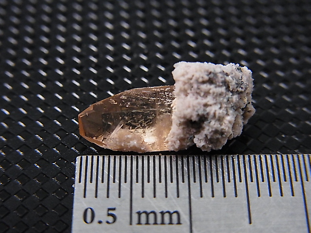 画像: メキシコ産レッドトパーズ原石 0.7g