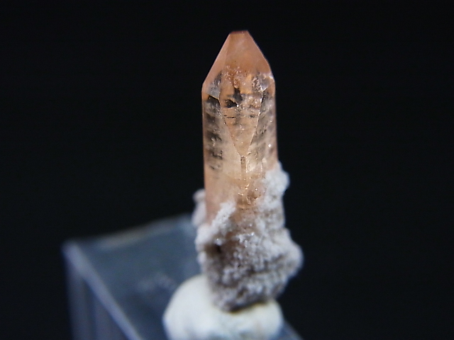 画像: メキシコ産レッドトパーズ原石 0.9g