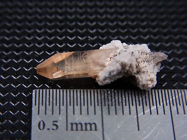 画像: メキシコ産レッドトパーズ原石 0.9g