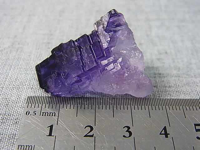 画像: 新疆ウイグル自治区産パープルフローライト原石 14.3g