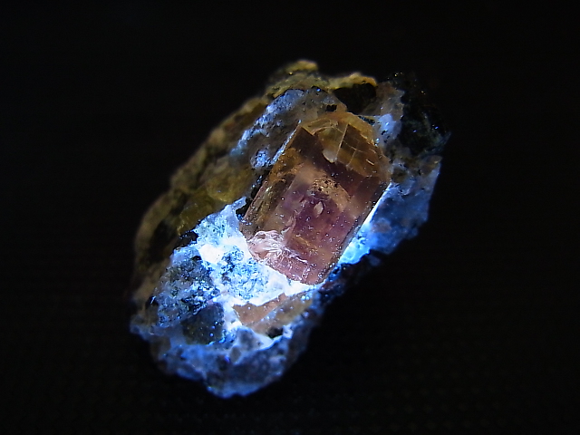 画像: メキシコ産イエローアパタイト原石 27.8g